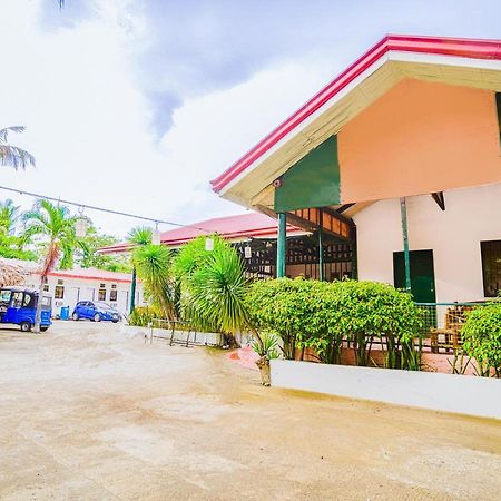 Oyo 875 Madhavi Beach Resort Balibago Buitenkant foto