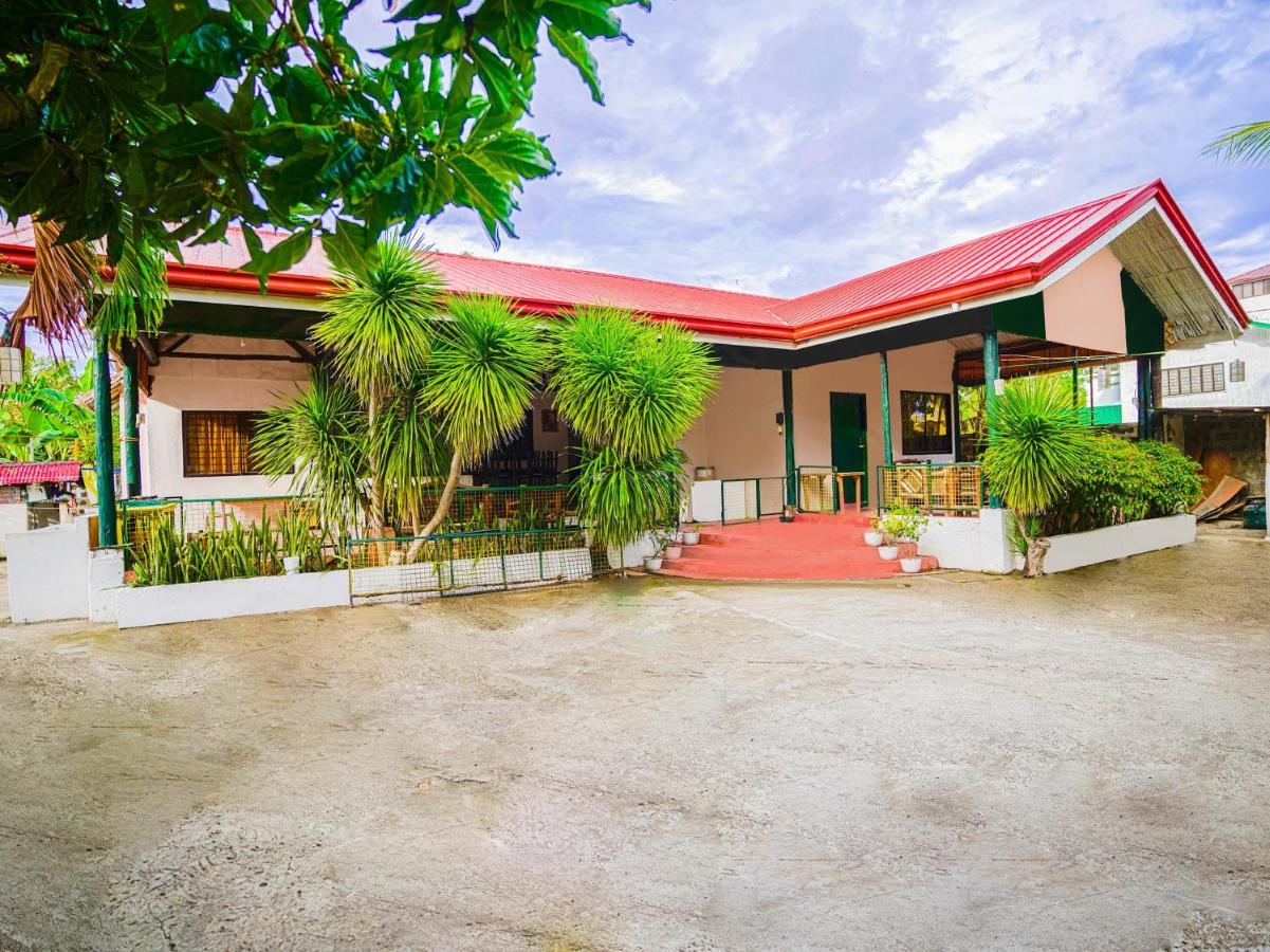 Oyo 875 Madhavi Beach Resort Balibago Buitenkant foto