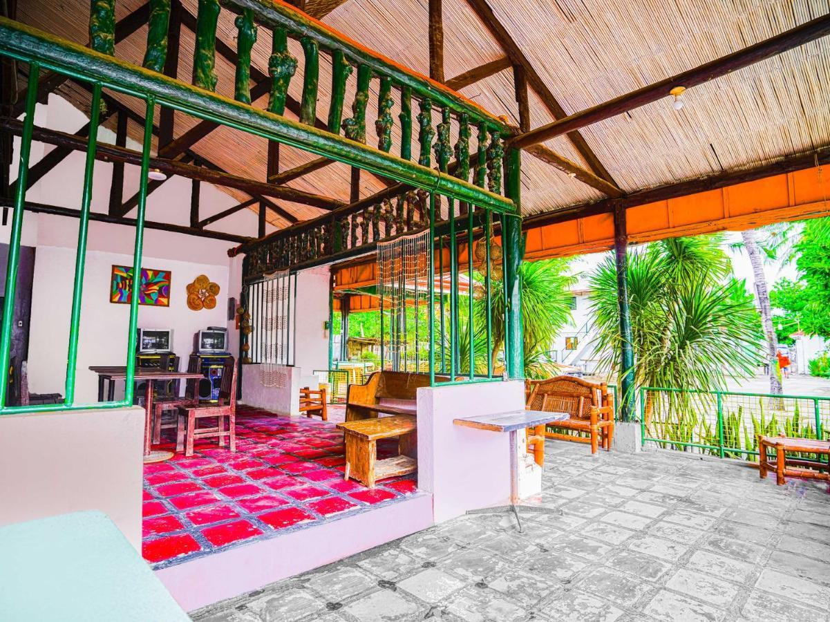 Oyo 875 Madhavi Beach Resort Balibago Buitenkant foto